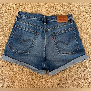 Levi’s shorts
